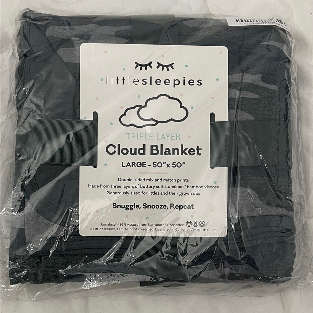 Little Sleepies Triple Layer Cloud Blanket - green and gray bamboo